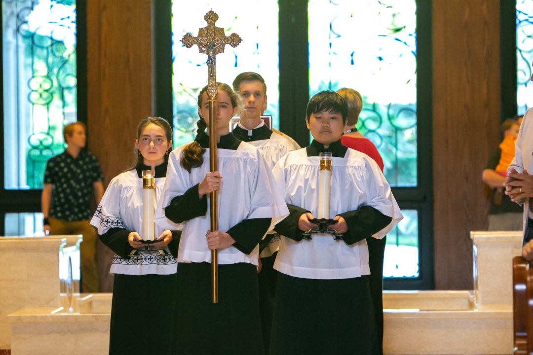 altar-server-captain-annunciation-catholic-church